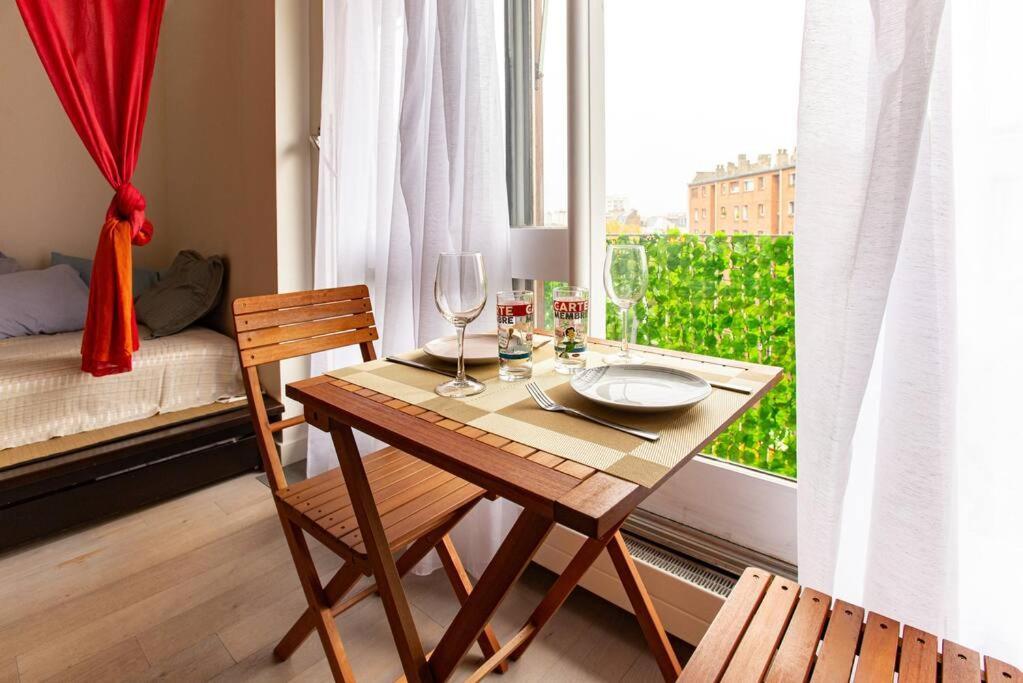Studio With Balcony Париж Экстерьер фото